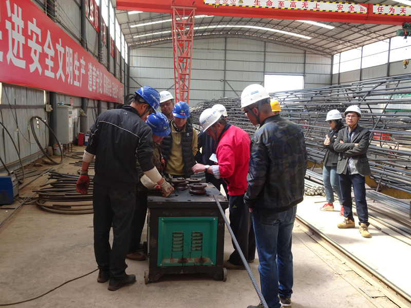 1522205218582650.jpg 鋼筋加工場施工現(xiàn)場.jpg