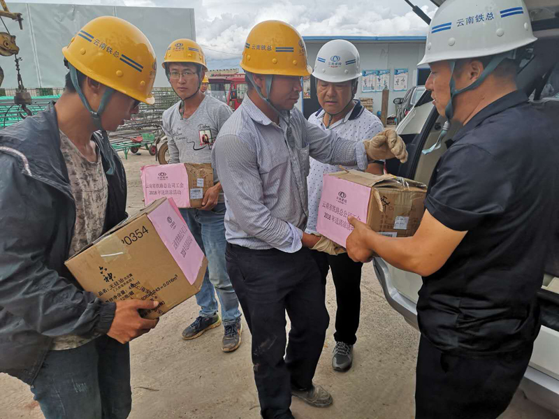 1531724677627059.jpg E62DC0E7C463C70CDA35D3CCDC8D3315.jpg