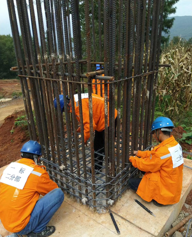 1540177443762738.jpg 墩柱箍筋安裝比賽現(xiàn)場(chǎng).jpg
