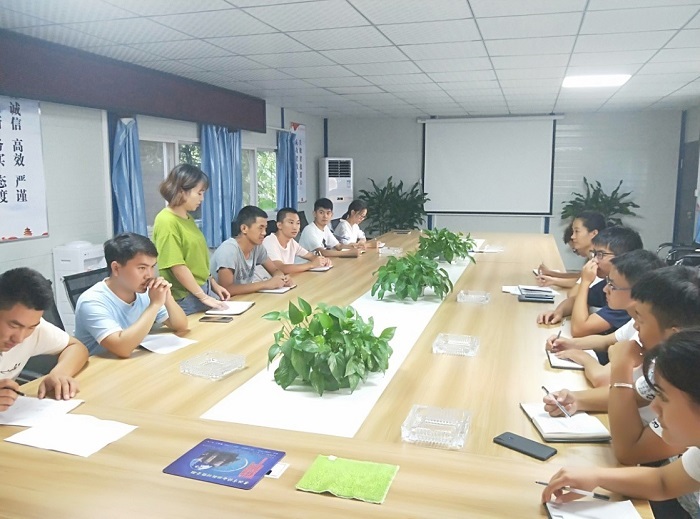 1567409091134151.jpg 聯(lián)合公司團(tuán)支部集中學(xué)習(xí)1.jpg