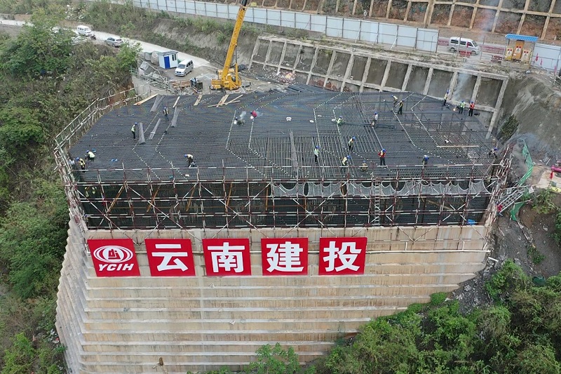 1589771065126793.jpg 1鋼筋綁扎及預(yù)埋件布設(shè).jpg