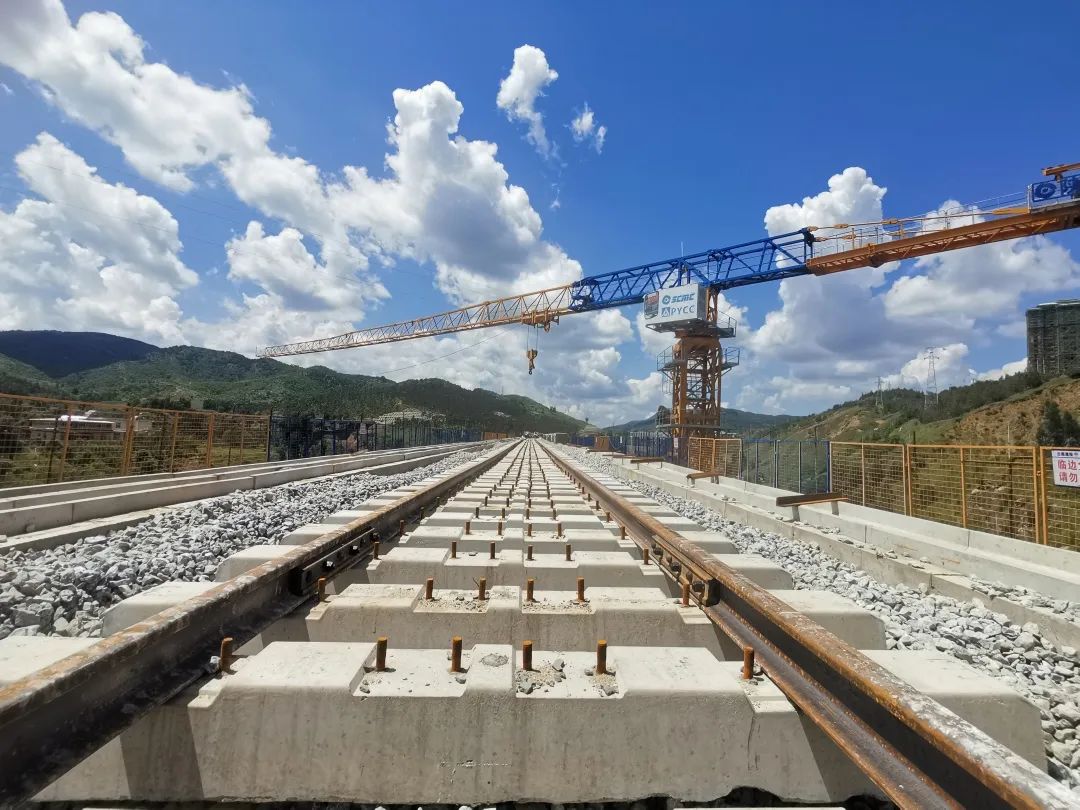 1662034688831724.jpg 祥云財富鐵路專用線正線鋪軌完成!2.jpg