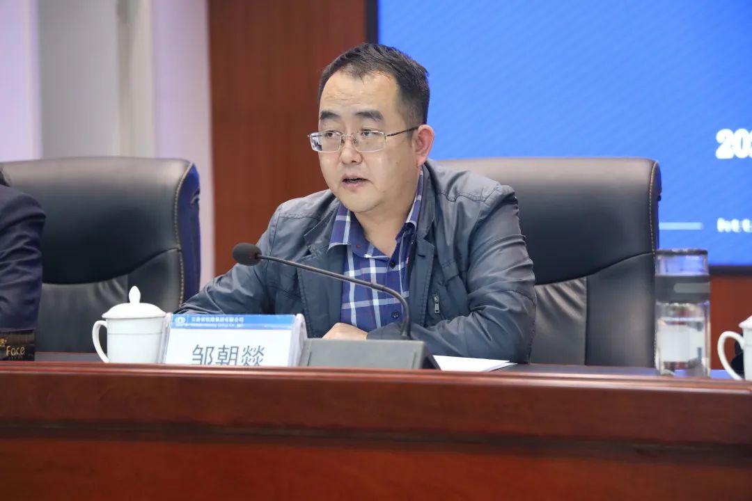 2022-10-11-公司召開干部大會宣布集團(tuán)黨委決定 李元鴻任公司黨委副書記、副董事長、總經(jīng)理，柳德勝任公司副總經(jīng)理1.jpg